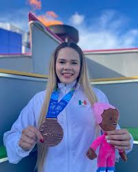 <em>Camila Henao    </em>